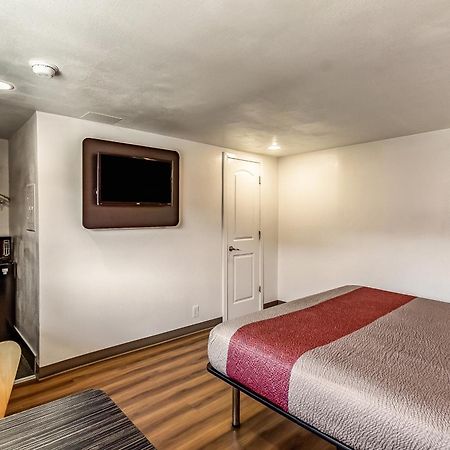Motel 6 Elizabeth Nj Newark Liberty Intl Airport ภายนอก รูปภาพ