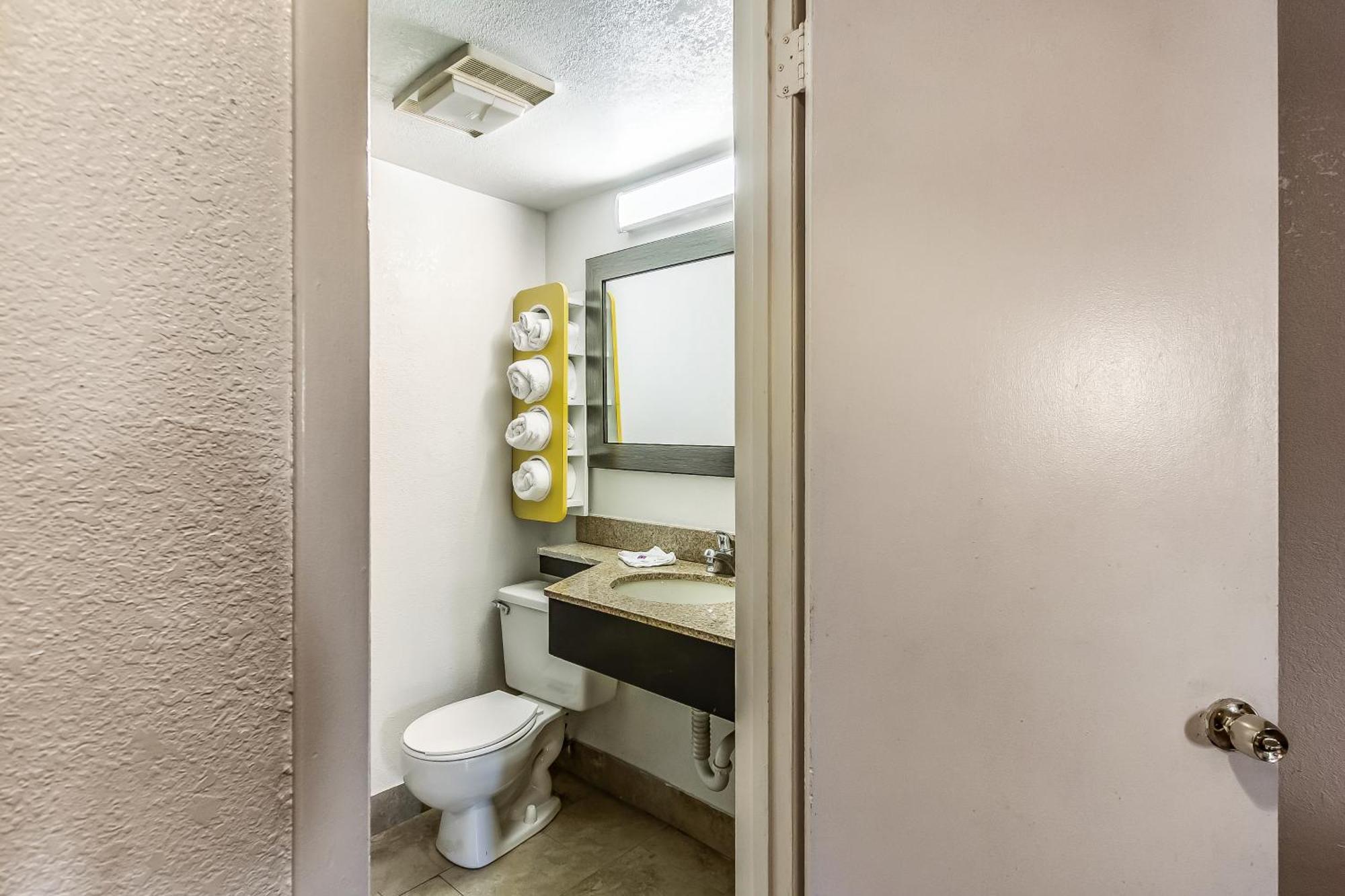 Motel 6 Elizabeth Nj Newark Liberty Intl Airport ภายนอก รูปภาพ