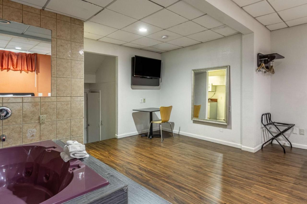 Motel 6 Elizabeth Nj Newark Liberty Intl Airport ภายนอก รูปภาพ